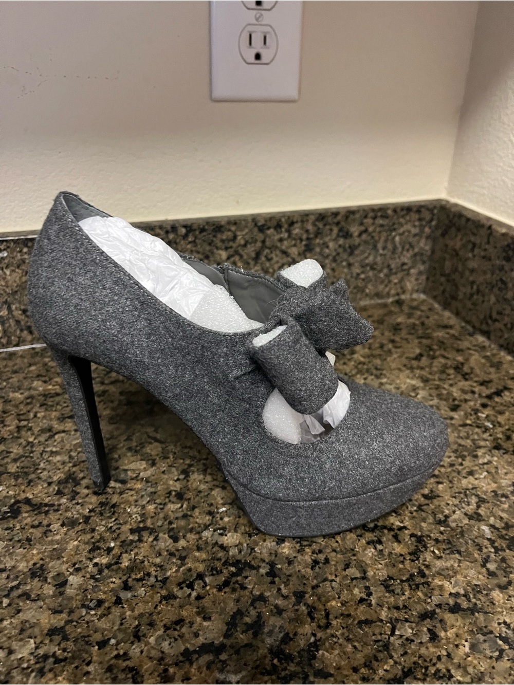 Gianni Bini Gray Felt Bow Platform Pump